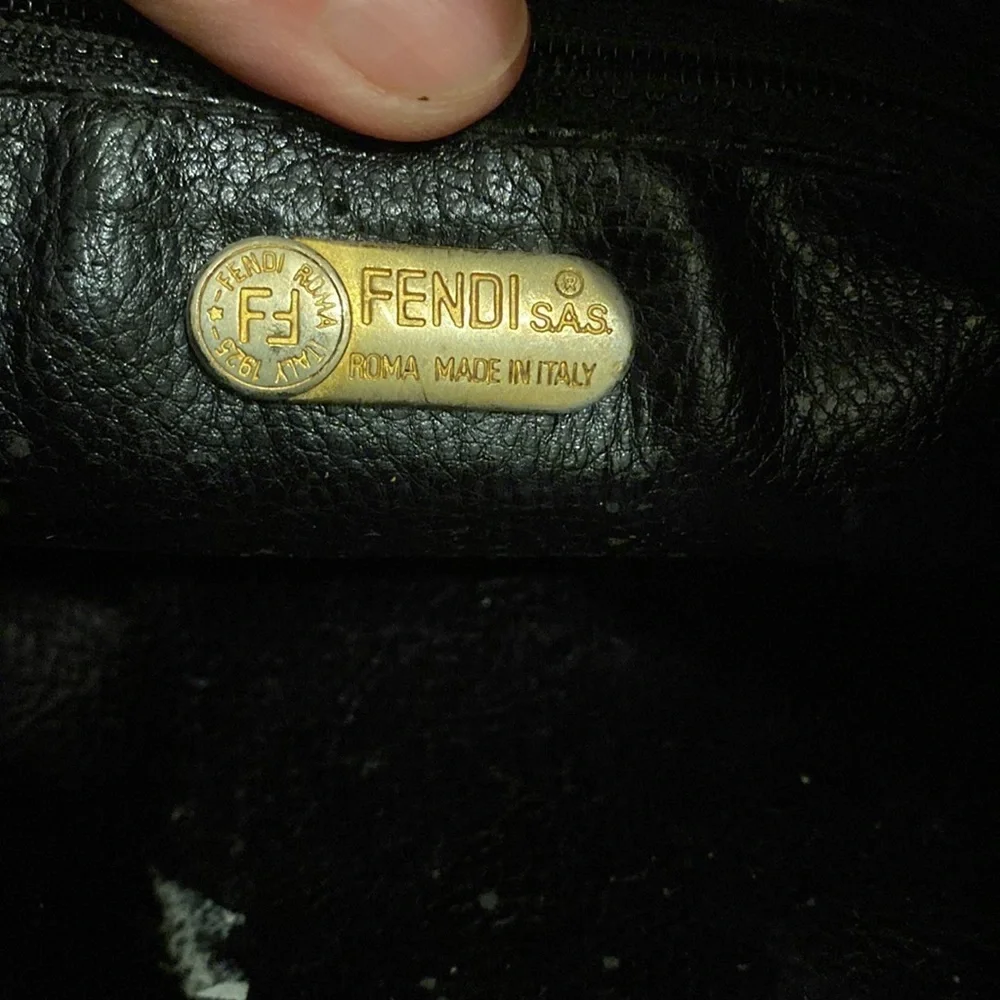 FENDI VINTAGE MADE IN ITALY BAG . - Picture 7 of 15